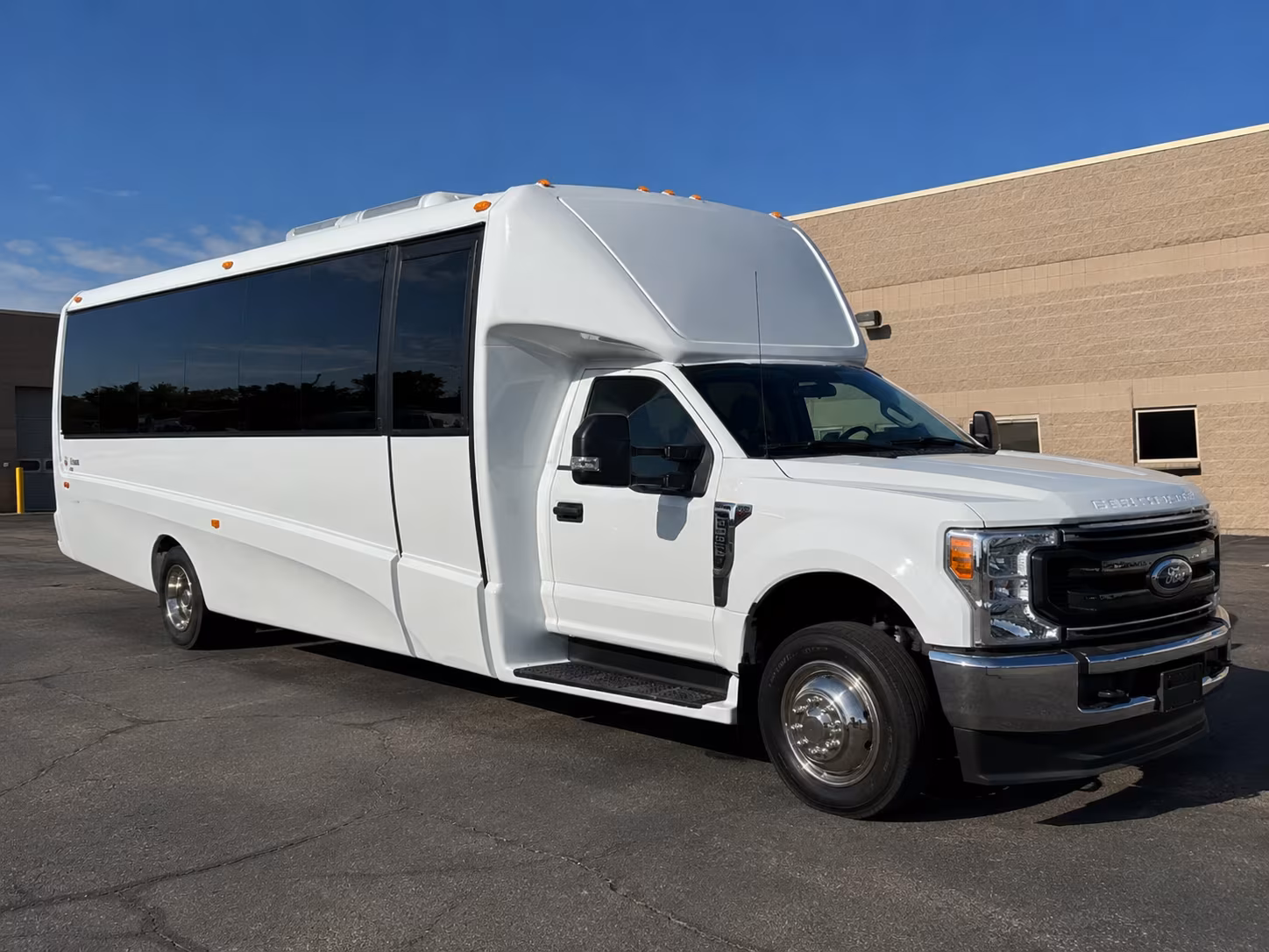 elyria airport transfer charter buses for elyria groups