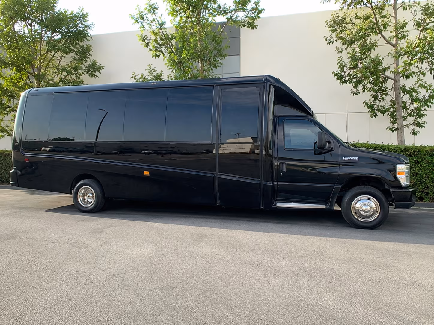 elyria bus rentals