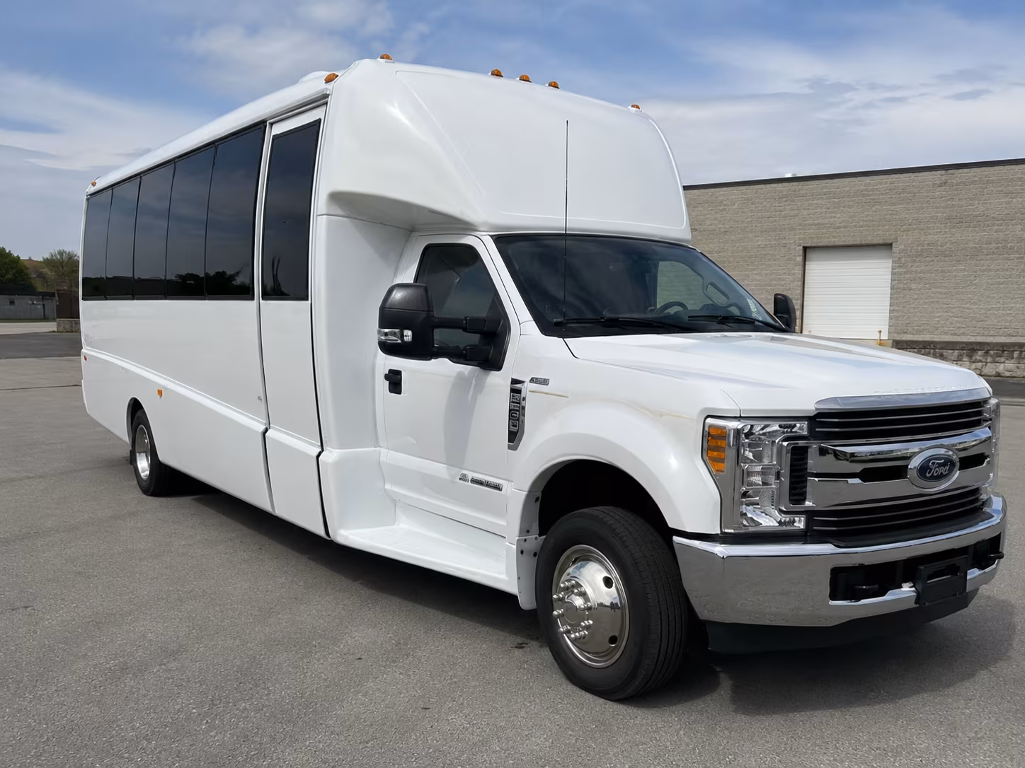 elyria give your group a better prom ride with elyria prom bus rentals