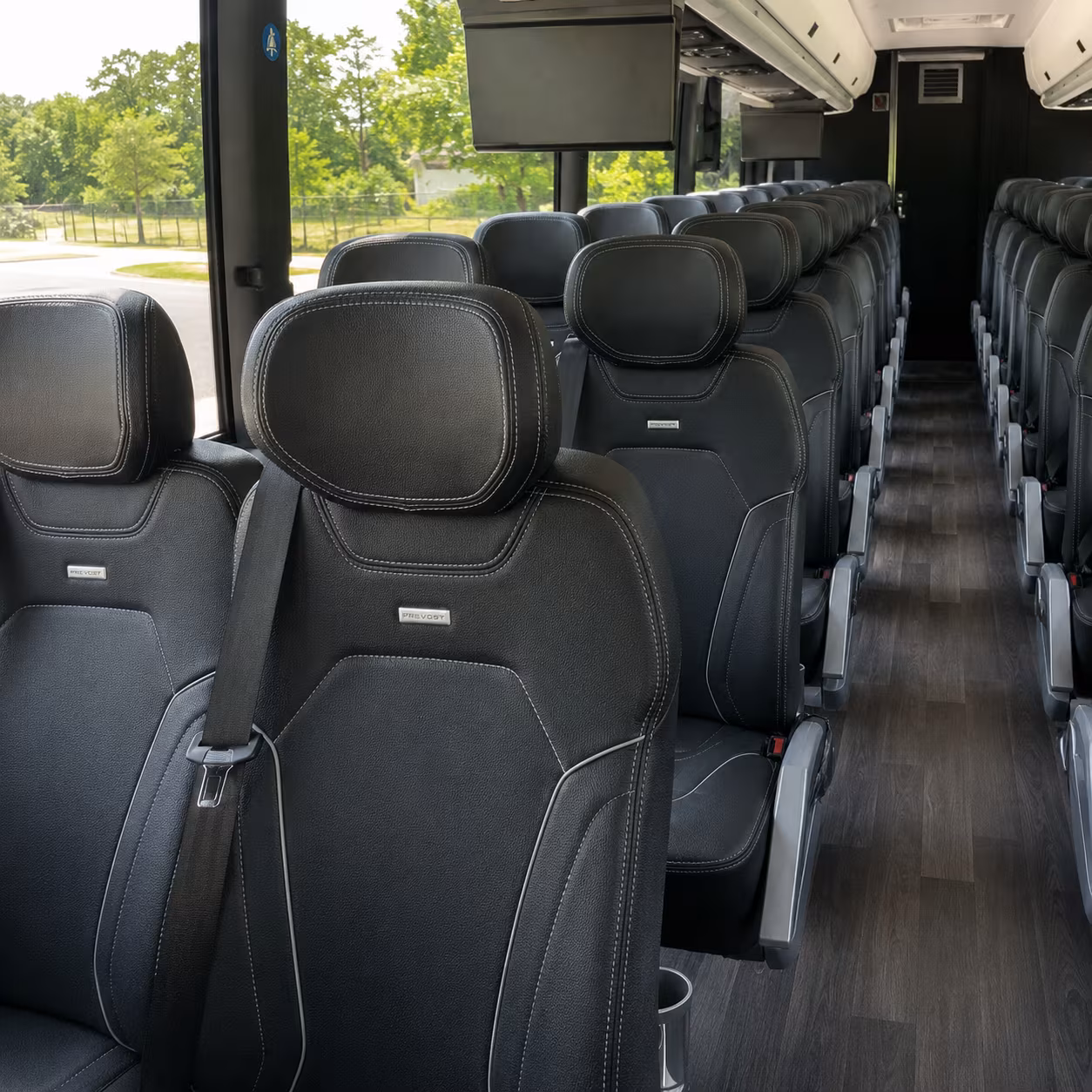 shuttle your group to cleveland guardians and browns games from euclid